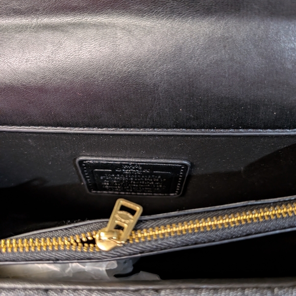 Source Unknown Quilted Gray Crossbody with Gold Accent - Picture 7 of 15